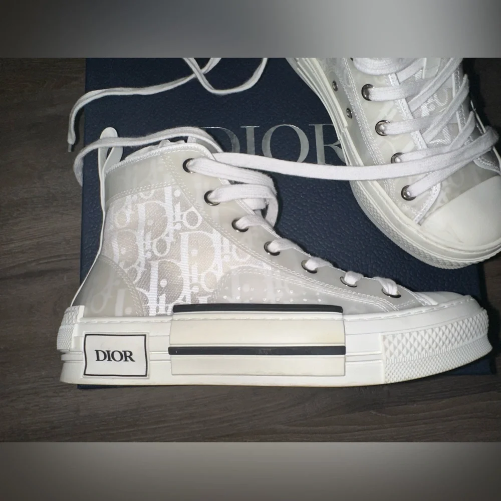 Dior B-23 High Top Oblique Sneakers - Picture 6 of 9